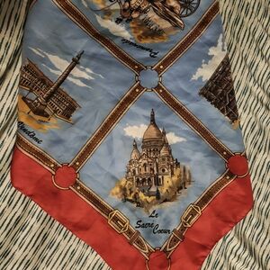 Wrap Featuring Famous Parisian Monuments